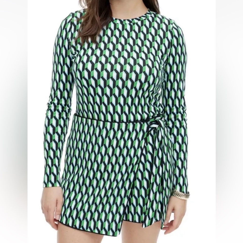 Skort Diane von Furstenberg (DVF) Target large 
Side Wrap Arrow Geo Green Mini
